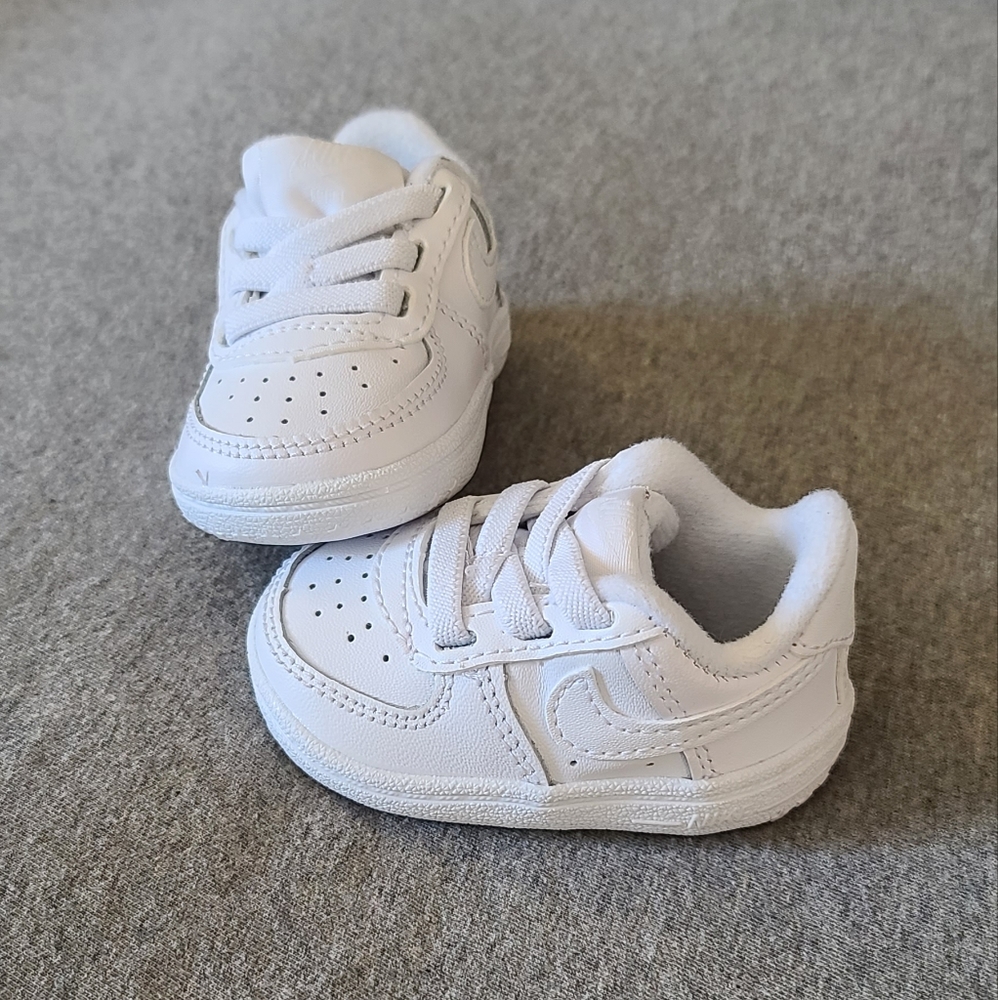 Nike crib shoes